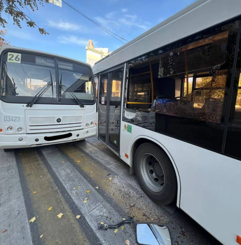 Автобусы после аварии.