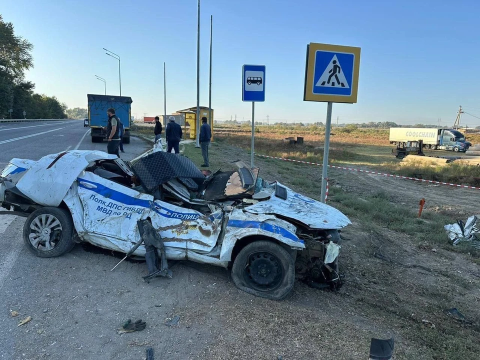 В Дагестане фура снесла служебный автомобиль ДПС, пострадали четыре человека Фото: МВД по Республике Дагестан