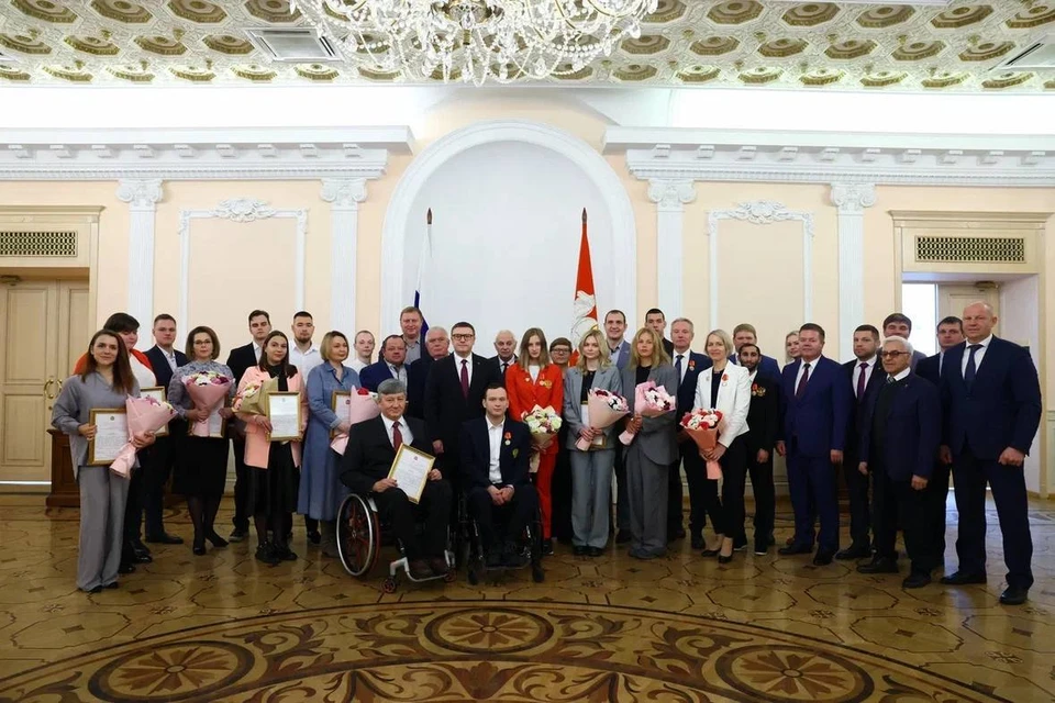 Алексей Текслер поблагодарил спортсменов и тренеров за работу и заявил о появлении новой стипендии. Фото: пресс-служба губернатора.