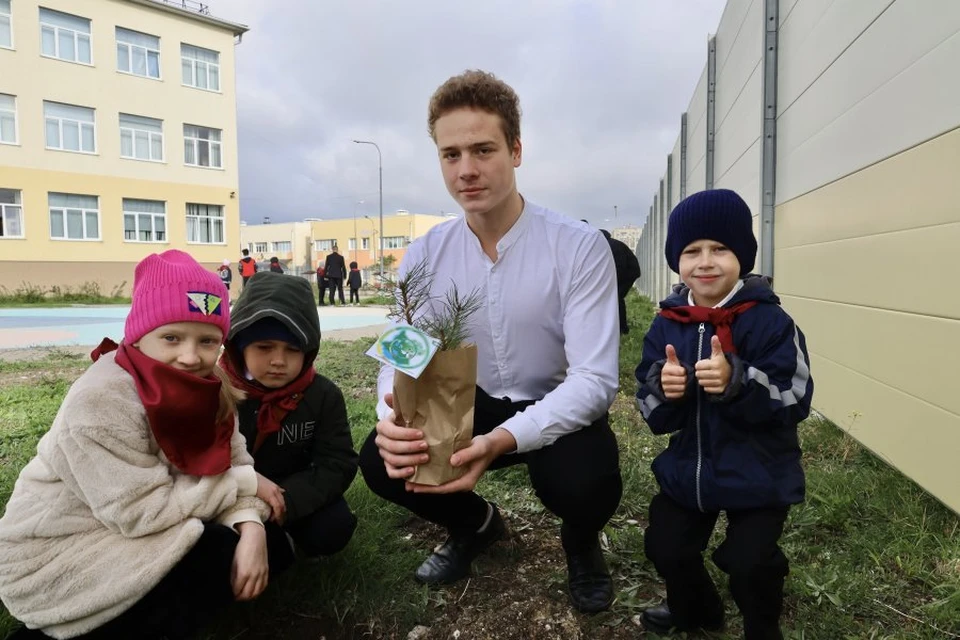 Доброе дело объединило всех. Фото: sev.gov.ru