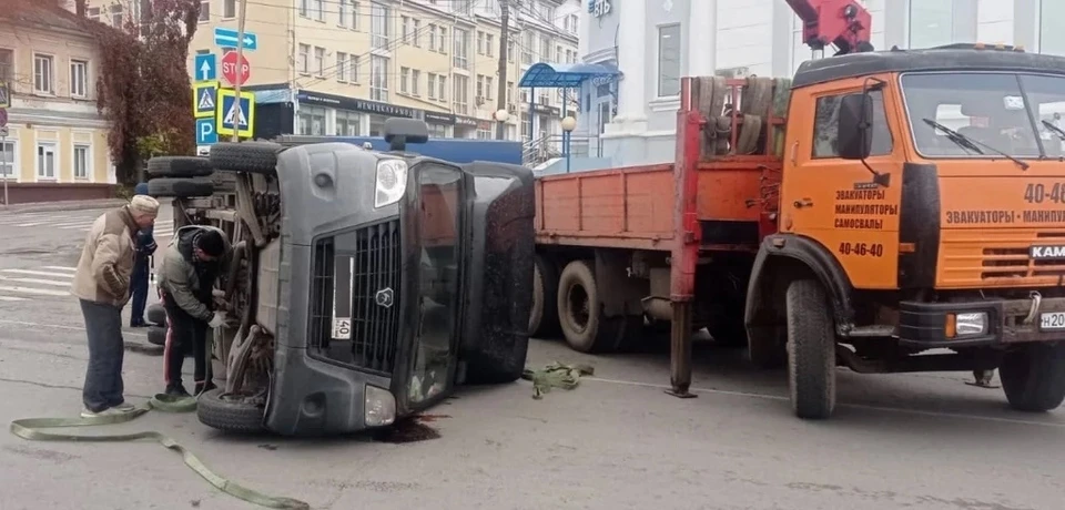 В центре Калуги перевернулась «Газель»