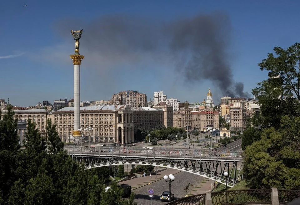 Фото поврежденного после взрывов здания Генштаба ВСУ в Киеве появилось в сети