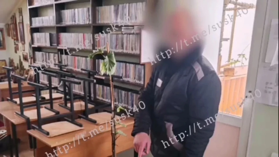 В Калужской области тюремщика судят за мобильный телефон