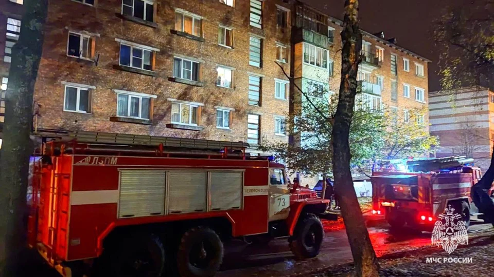 На пожаре в многоквартирном доме в Суворове пострадал мужчину