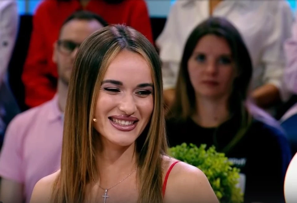 Кристина произвела впечатление на молодого человека. Кадр шоу «Давай поженимся» / «Первый канал»