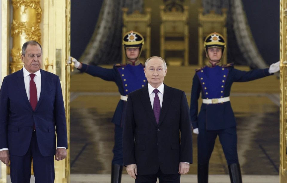 Посол Новой Зеландии Трейнор надел плащ «какаху» на встречу с Путиным в Кремле