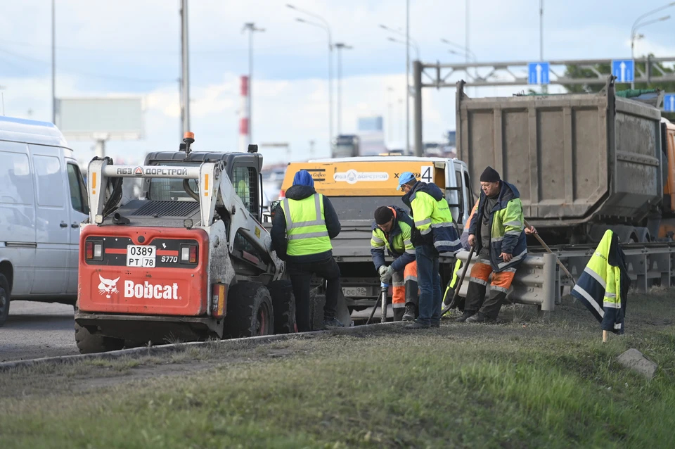 Более 53 тысяч квадратных метров покрытия обновили на Вознесенском шоссе во время ремонта.