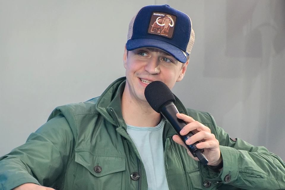 Иван Абрамов признался, что жена не отреагировала на шутку о ее лишнем весе