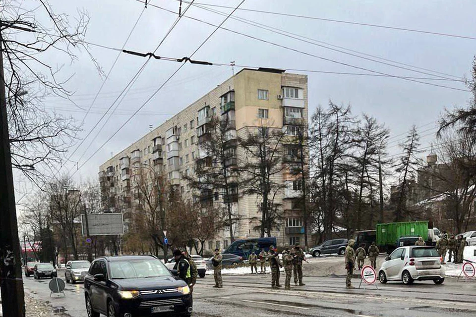 В обществе нарастает ненависть к этим «альтернативщикам» в камуфляже, ломающим руки и ключицы, их сами же граждане называют не иначе как «зе-гестапо».