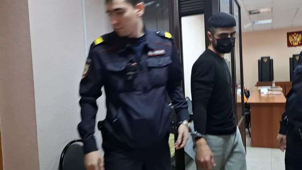 Ленинский районный суд начал слушания по громкому уголовному делу - в августе 2024 года 21-летняя девушка из Ульяновска погибла, спасаясь от нападок бывшего мужа.