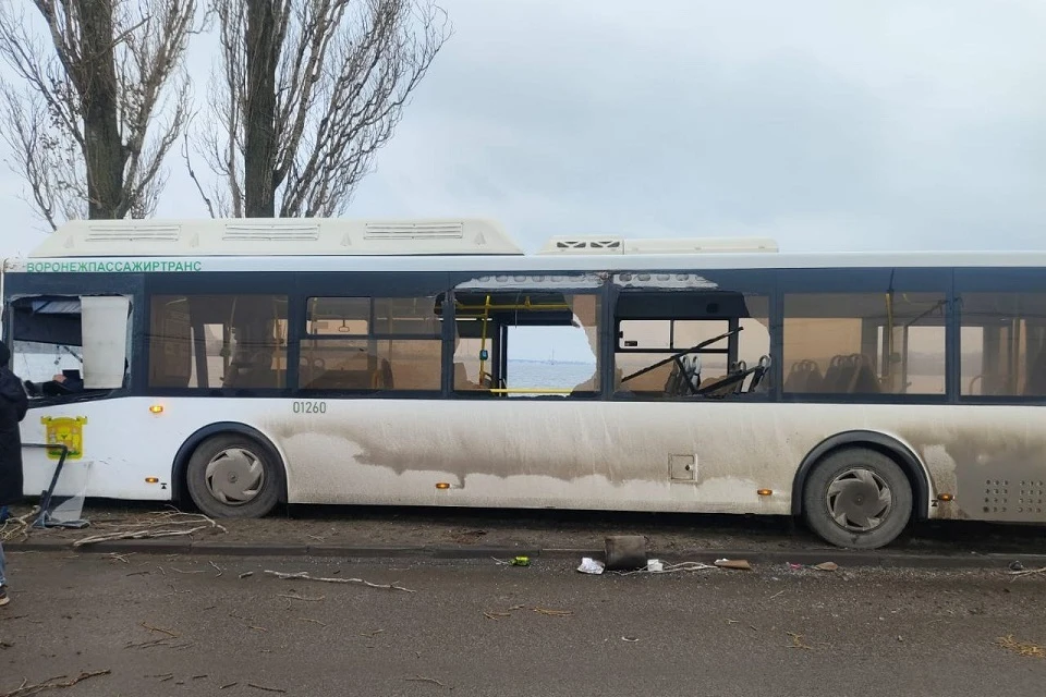 Автобус с 60 пассажирами попал в ДТП с грузовиком в Воронеже Фото: МВД Воронежской области