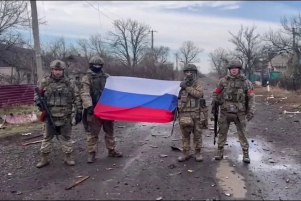 Российские бойцы освободили мирных жителей при взятии Петровки в ДНР. Фото: Минобороны России