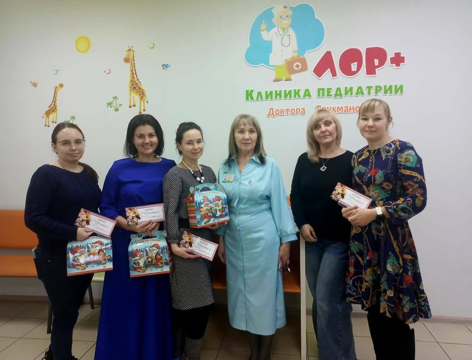 В уютной обстановке за чашкой чая чествовали мам, познавших многократную радость материнства.
