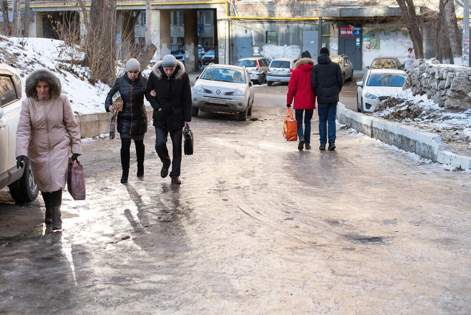 Местами на дорогах возможна гололедица