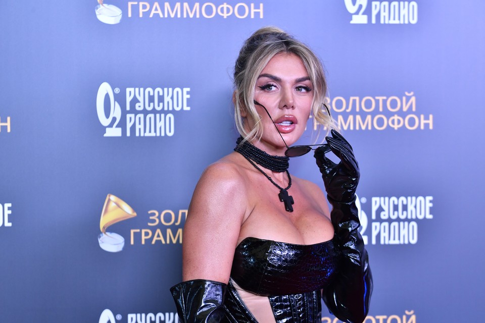 Еле живая Анна Седокова прервала молчание: смерть Яниса Тиммы разрушила певицу