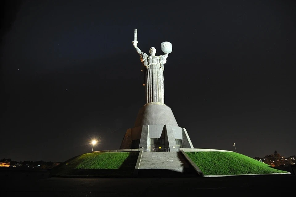 Название Минска и других городов-героев демонтировали у киевской скульптуры «Родина-мать». Фото носит иллюстративный характер.