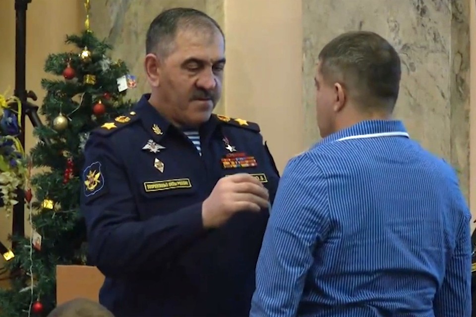 Юнус-Бек Евкуров наградил пациентов и врачей старейшего госпиталя России