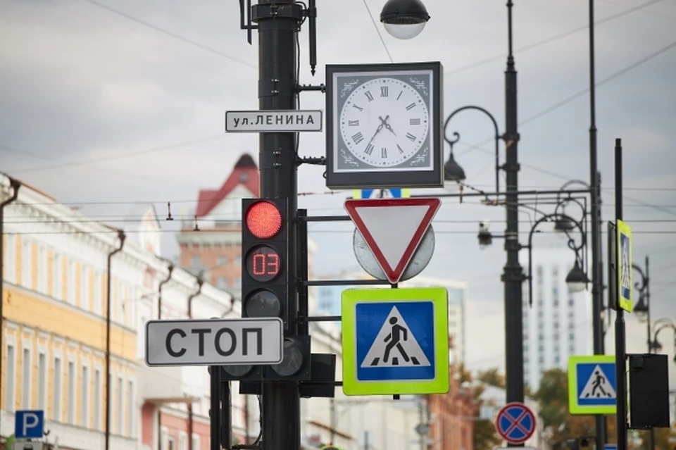 Пенсионер получил переломы, переходя дорогу на красный в Якутске