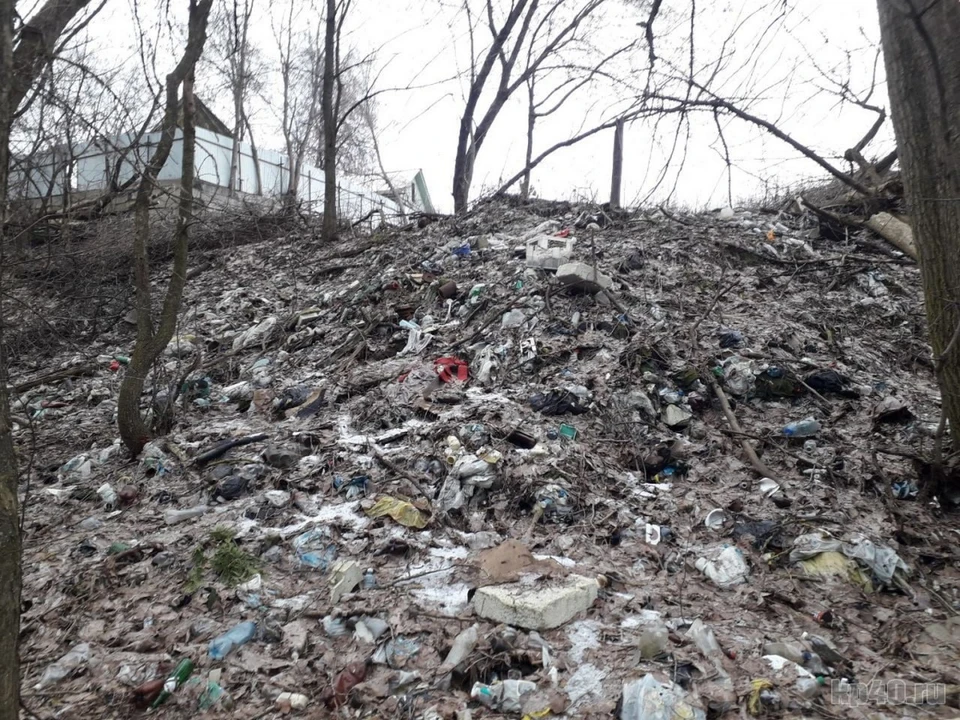 Свалка в овраге в центре Калуги