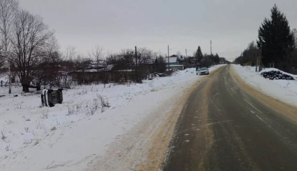 Пьяная мать с ребенком перевернулась на машине в Нижегородской области. Фото: пресс-служба УГИБДД по Нижегородской области.