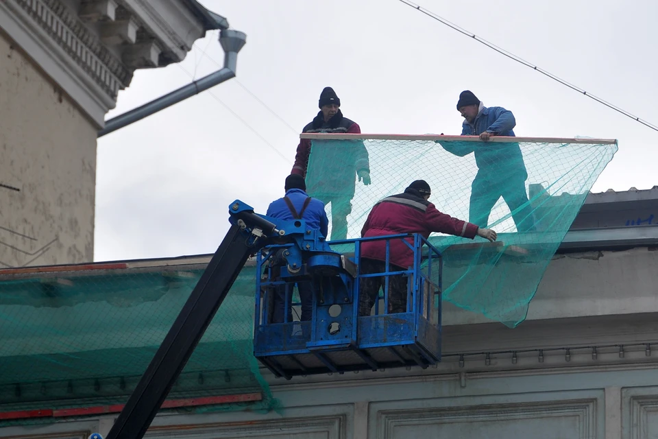 Во Владикавказе мужчина погиб при проведении кровельных работ