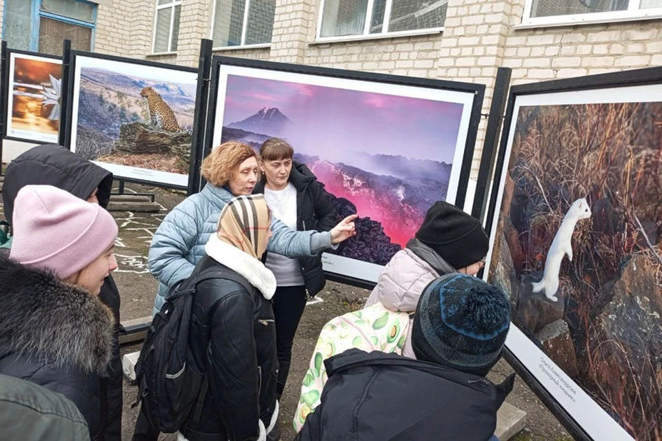 В Амвросиевке ДНР открылась передвижная выставка, переданная музеем Победы. Фото: Минкультуры ДНР