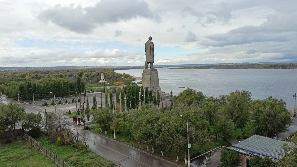 Памятник отреставрируют, покрасят и подсветят.