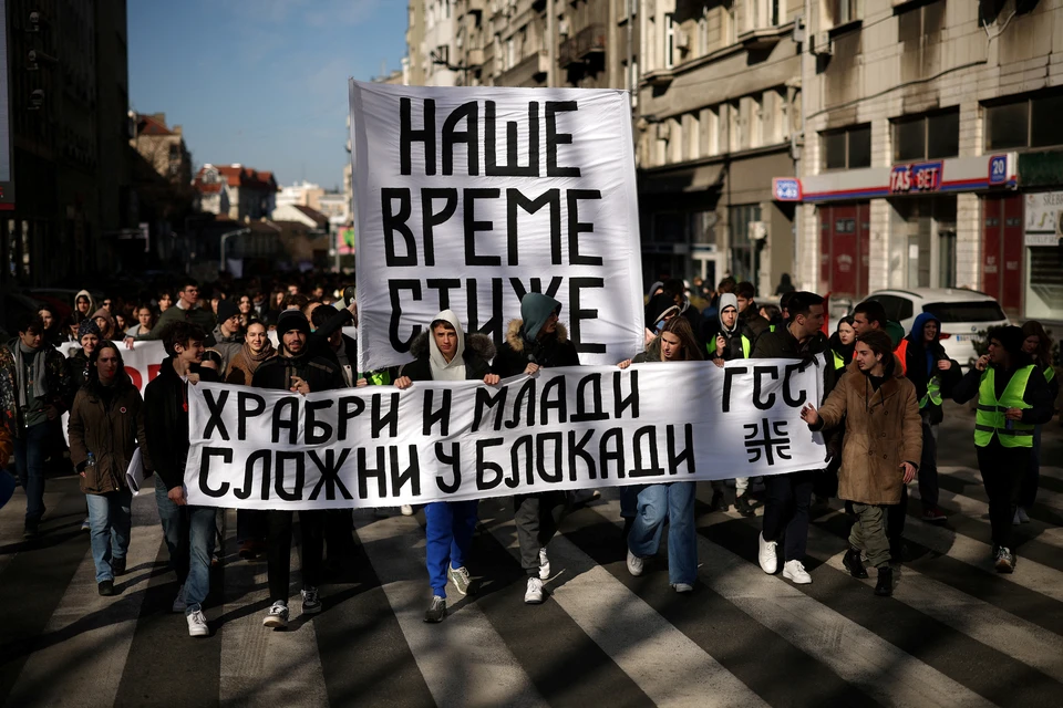 Вучич: иностранные представители пытаются добиться смены власти, спонсируя протесты