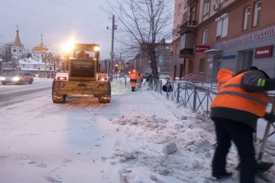 Более 22 тысячи тонн снега вывезли из Новосибирска дорожные службы. Фото: пресс-центр мэрии Новосибирска.