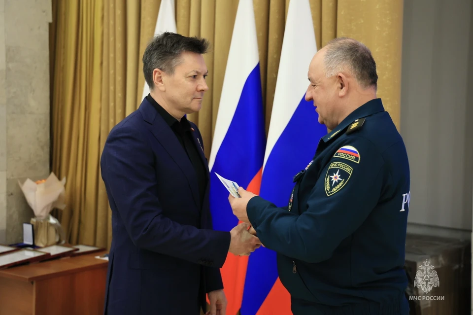 Космонавты оценивают развитие потенциально опасных и катастрофических явлений. Фото: МЧС России