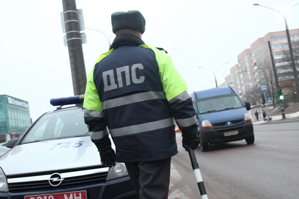 В Барановичах мужчина будет отвечать за самогон, найденный в багажнике его авто. Фото используется в качестве иллюстрации: архив «КП».