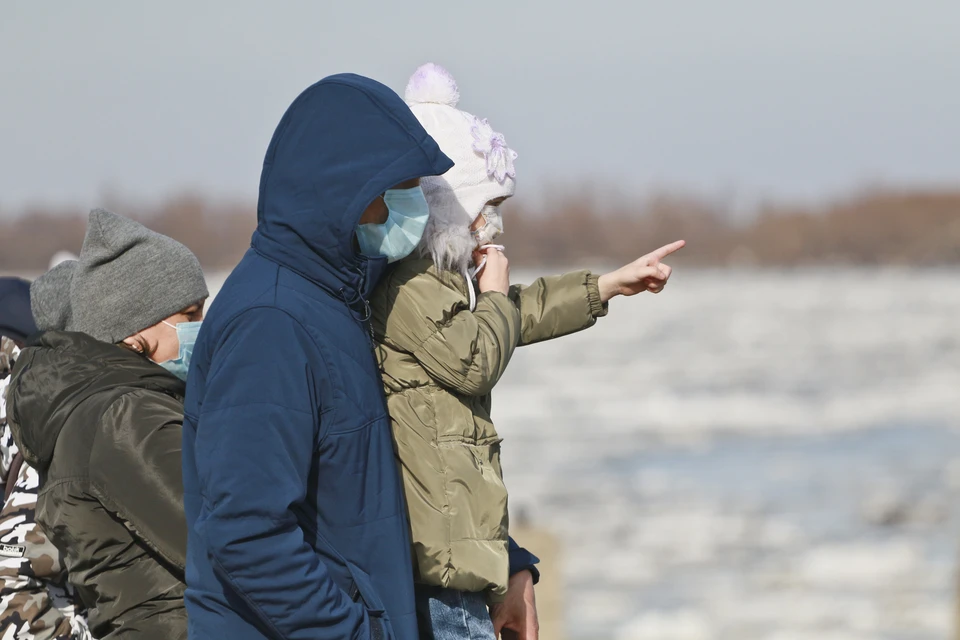 Жители Новороссийска удивлены замерзшей лагуной.