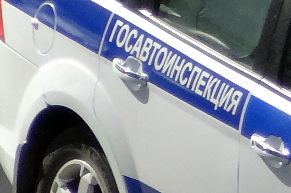 Водители иномарок поблагодарили инспекторов ДПС за своевременно оказанную помощь