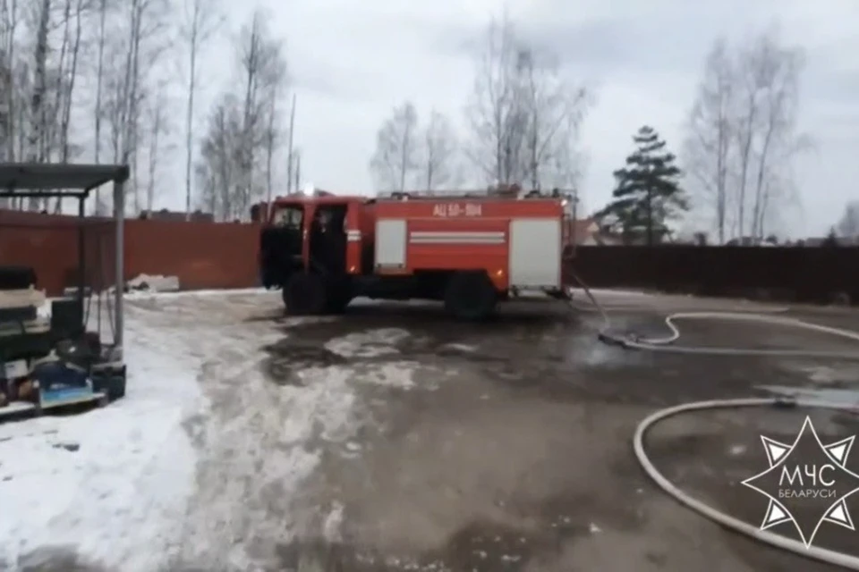 МЧС сказало про пожар на складе магазина «Евроопт» под Минском. Фото: скриншот с видео МЧС Беларуси