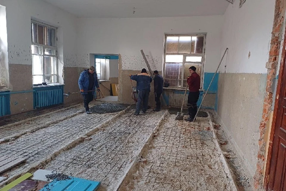 В Токмакской школе №12 активно ведутся ремонтные работы. ФОТО: администрация Токмакского МО