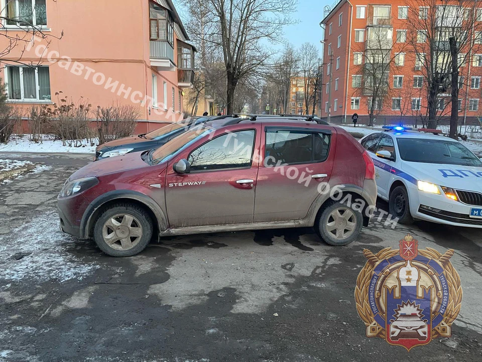 12-летняя девочка попала под колеса автомобиля Renault на улице Седова в Туле.