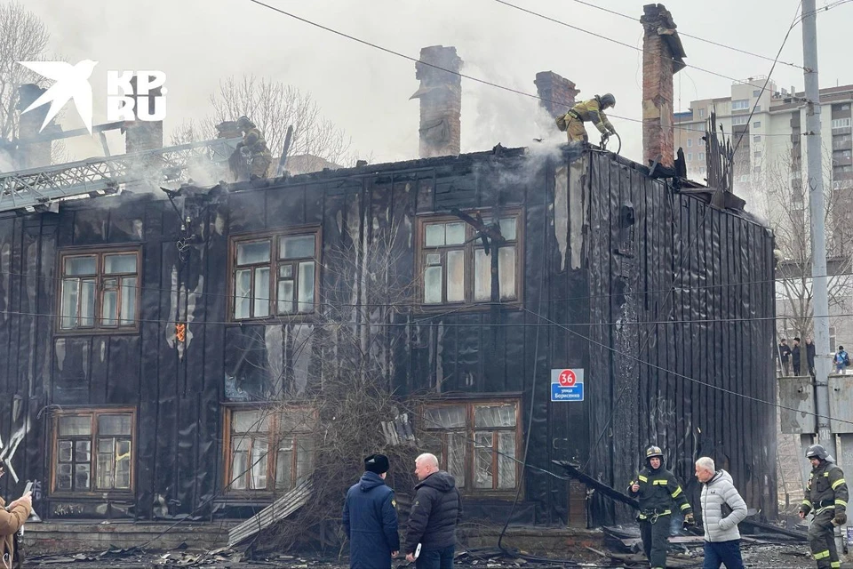 Дом был давно признан аварийным, однако снести его собирались только в 2030 году