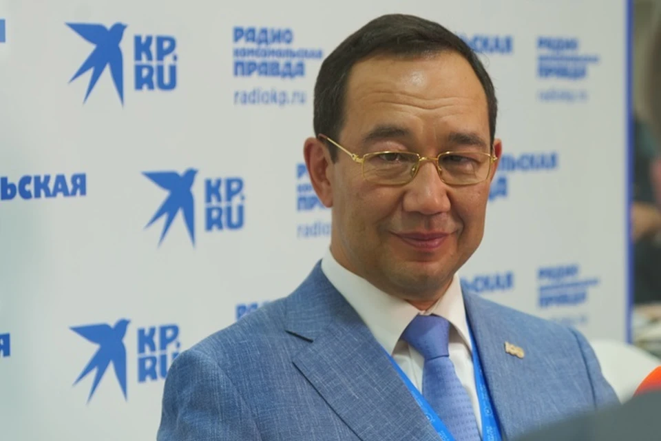 Айсен Николаев встретился с главой Усть-Майского района Александром Азаровым