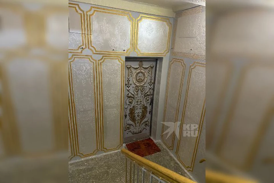 Этот подъезд уже стал местной достопримечательностью Фото: Читатель «КП»