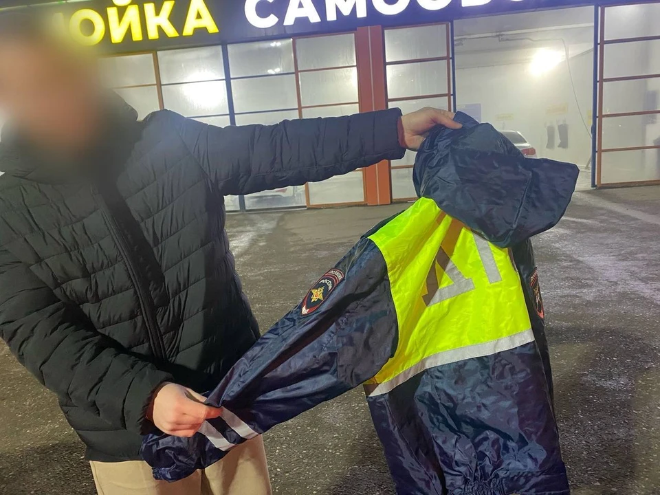 На видеозапись обратили внимание сотрудники полиции