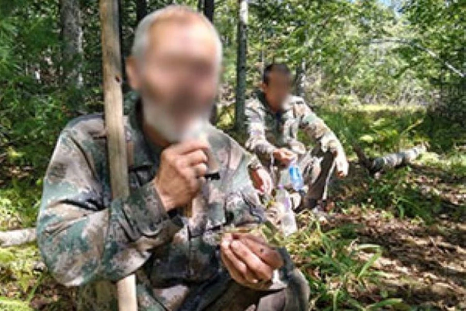 Задержанные нарушители. Фото: Пограничное управление ФСБ России по Приморскому краю