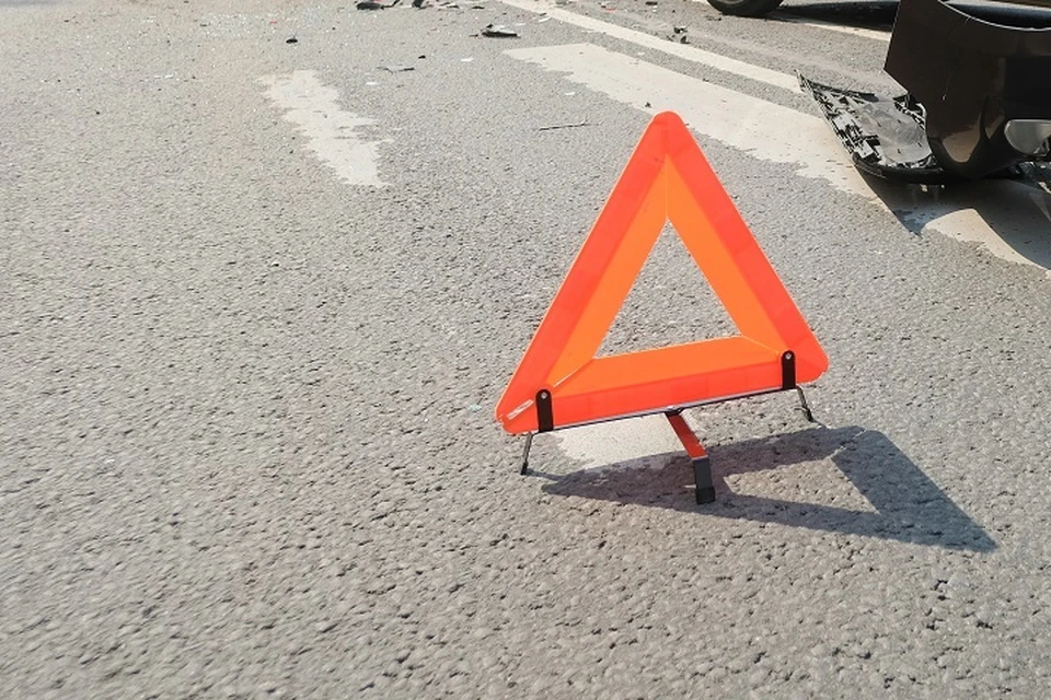 Две машины столкнулись на перекрестке в Магадане