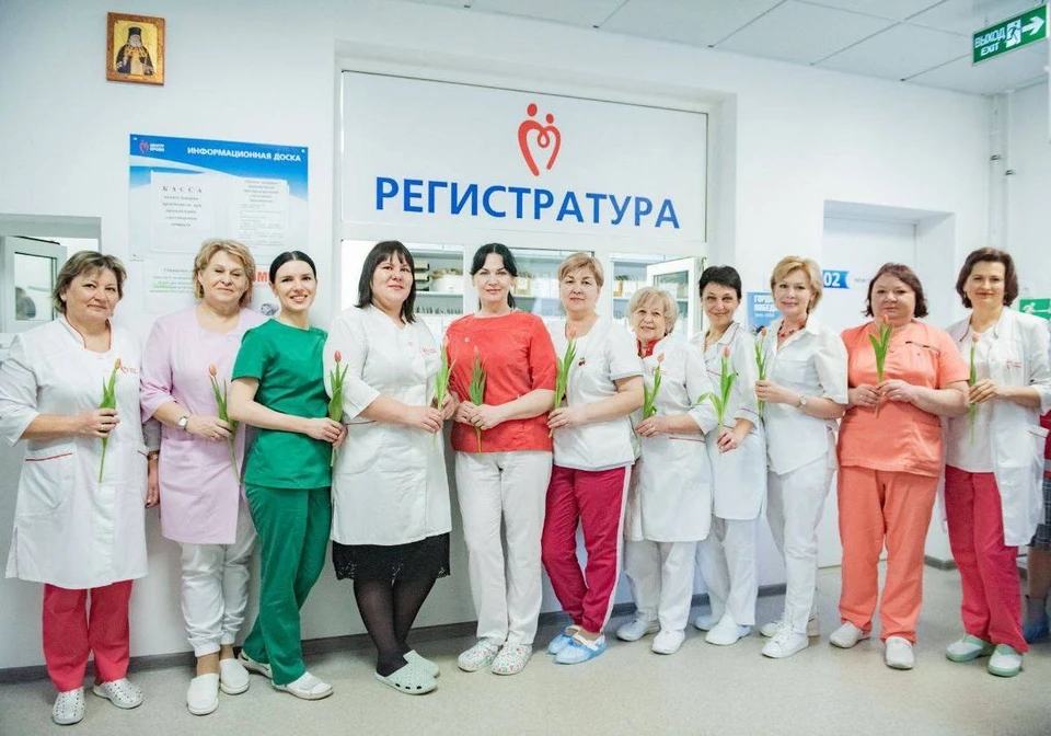 Поздравление в преддверии праздника стало доброй традицией. Фото: Управление по делам молодежи Севастополя