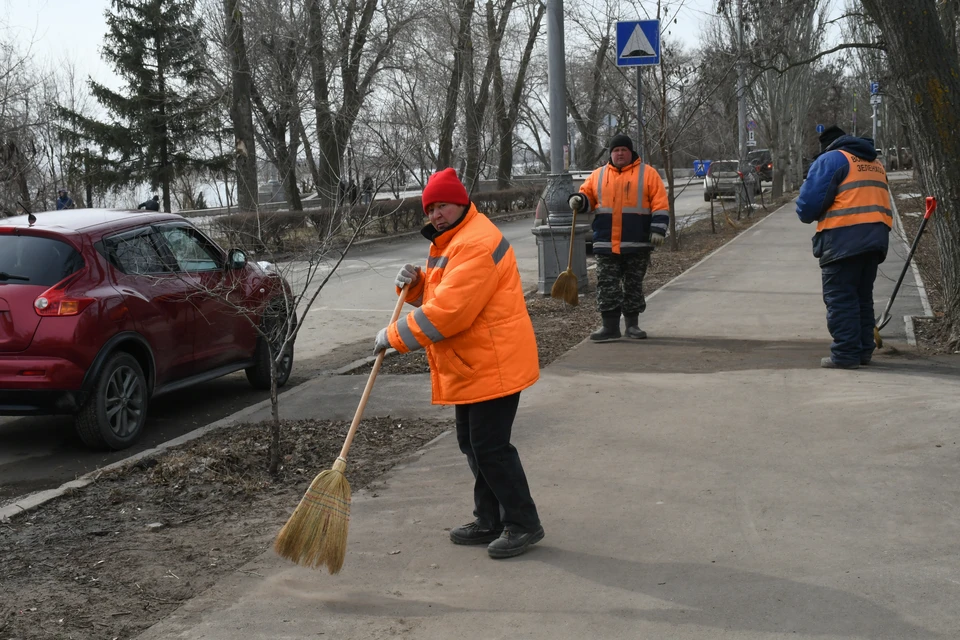 В Волгограде приступают к генеральной уборке.