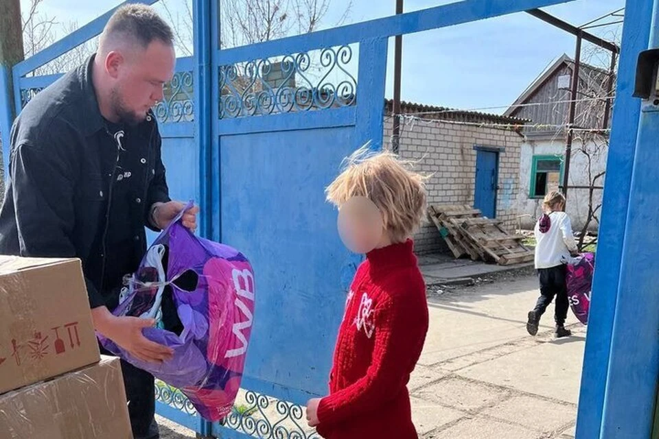 Семьи в трудном положении в Каховском округе получили гуманитарную помощь. Фото: администрация Каховского округа