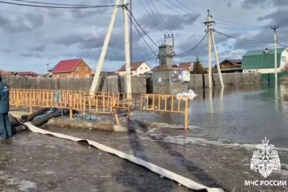 В Иркутской области подтоплено 105 участков и три жилых дома.