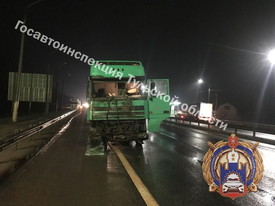 Водителя большегруза «ГАЗ» госпитализировали в больницу после ДТП в Ефремовском районе.