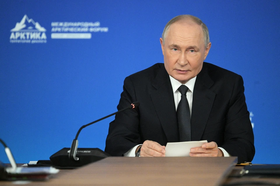 Путин во время посещения Мурманской области принял участие в запуске угольного терминала "Лавна".