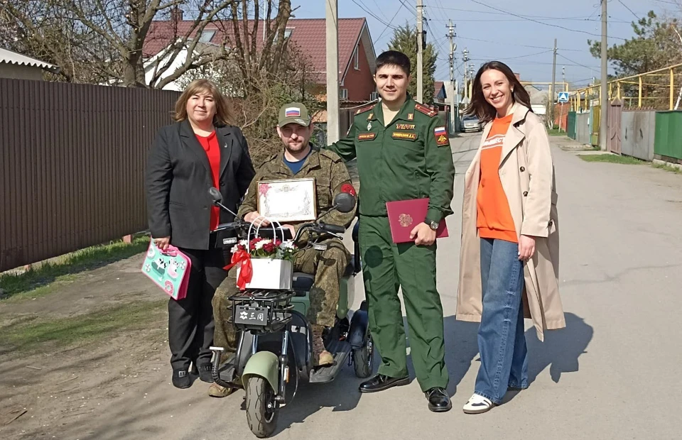 Воины поблагодарили за своевременно оказанную помощь. Фото: телеграм-канал фонда «Защитники Отечества» в Ростовской области