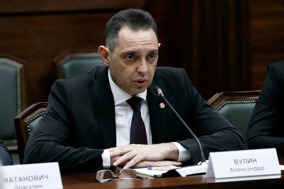 Вице-премьер Вулин заявил, что Сербия свободна и не слушает команды от ЕС